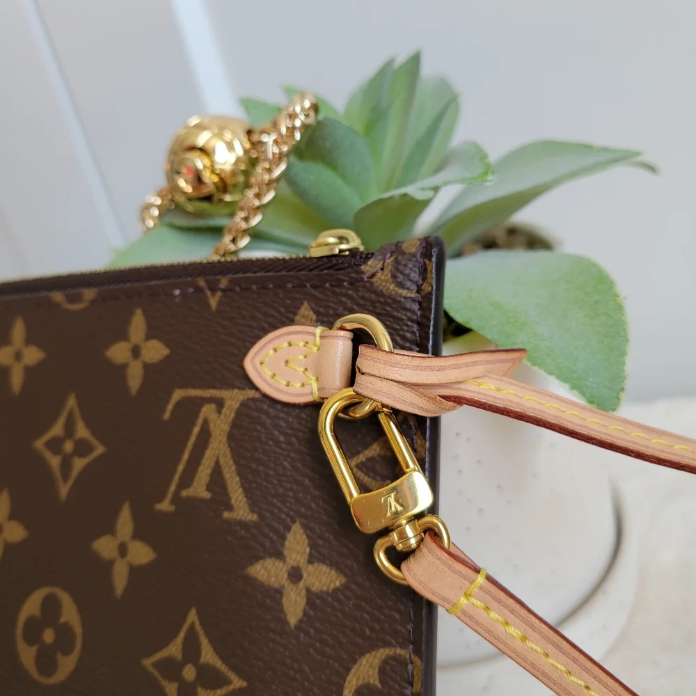Louis Vuitton Neverfull Clutch Wristlet Crossbody - Monogram